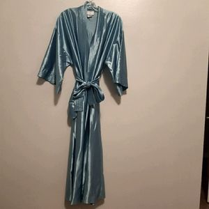 Gilligan & Malley blue robe size Medium